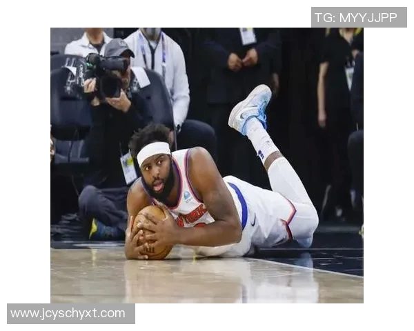 湖人宣布米切尔·罗宾逊加盟，重塑内线深度