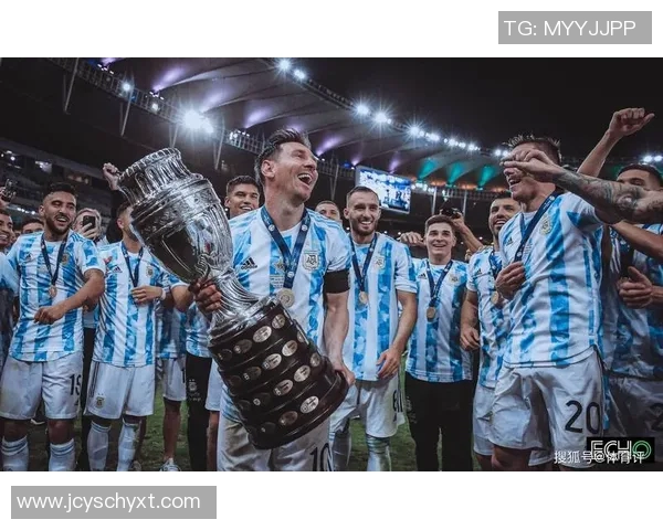 足球巨星梅西领衔阿根廷国家队夺得美洲杯冠军！